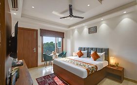 Qotel Comfort Ashok Vihar